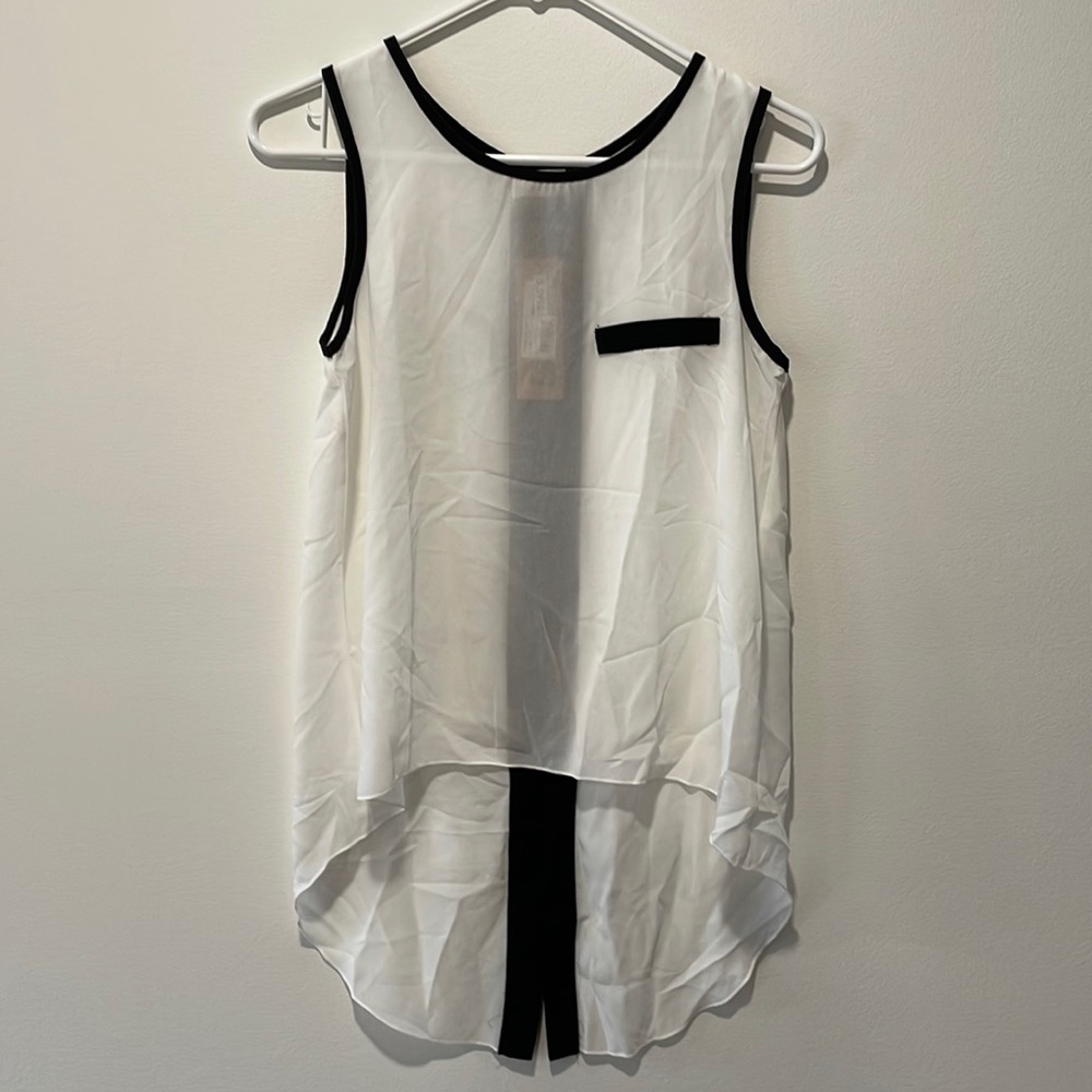 NWT Jon & Anna Women’s Sheer Sleeveless Blouse